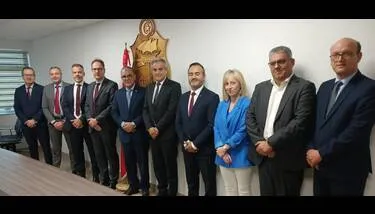 ���� �������� ����� ���� �� ���� FORVIA ������� ������ �� ����� ������ ��������
